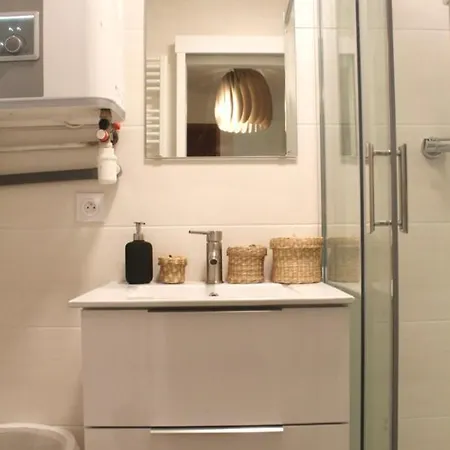 Renovated And Bright Apt Close To Republique * Parigi